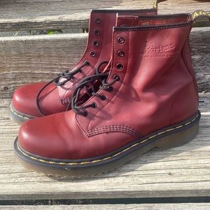 Dr. Martens maroon boots great condition size 11 mens